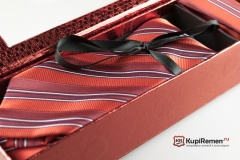 Красный мужской галстук в полоску ARISTOKRAT с нагрудным платком в коробке