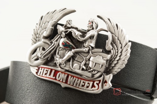 Кожаный байкерский ремень с прягой "HELL ON WHEELS" (Ад на колёсах) - kupiremen.ru