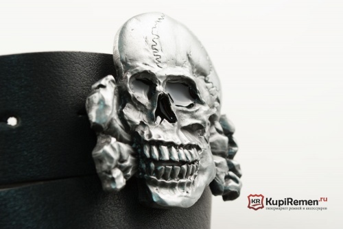 Кожаный ремень с пряжкой "Череп с костями" - kupiremen.ru