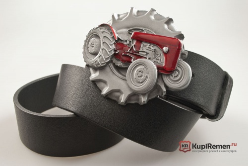 Кожаный ремень с пряжкой "TRACTOR ON TYRE" (Трактор на фоне шины) 3D - kupiremen.ru