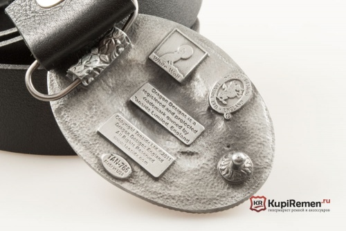Кожаный ремень с пряжкой "Орнамент" фуксия - kupiremen.ru