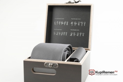 Мужской галстук с нагрудным платком Roberto Fzancrin в деревянной коробке - kupiremen.ru
