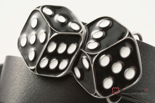 Кожаный ремень с пряжкой "DICE BLACK" (Черные кости) - kupiremen.ru