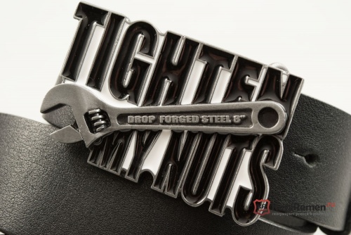 Кожаный ремень с пряжкой "TIGHTEN MY NUTS" (Сожмите мои орехи) 3D - kupiremen.ru