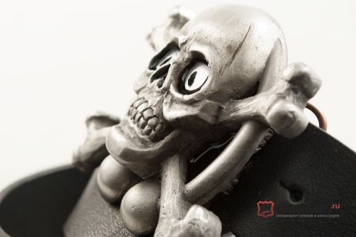 Кожаный ремень с пряжкой "SKULL AND RUNES" (Череп с костями) 3D - kupiremen.ru