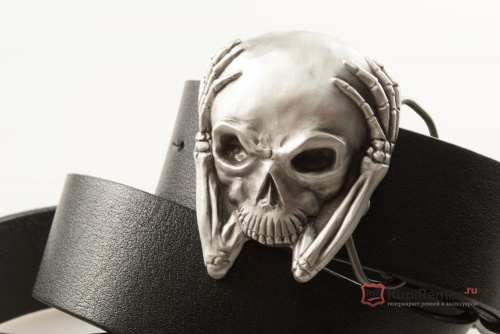 Кожаный ремень с пряжкой "SKULL IN ARMS" (Череп в руках) - kupiremen.ru