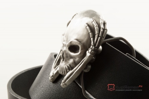 Кожаный ремень с пряжкой "SKULL IN ARMS" (Череп в руках) - kupiremen.ru